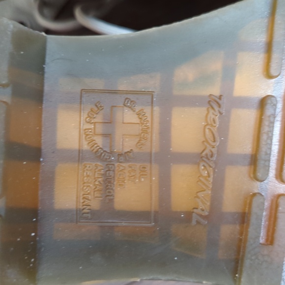 Dr. Marten Women's Pascal Virginia Leather Boots - Picture 16 of 16